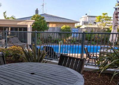 The Reef | 2 Bedroom Poolside Apartment | Outdoor Dining Area